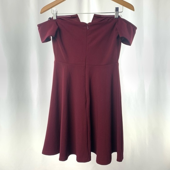 Lulus‎ Play the Party Off-the-Shoulder Skater Dress in Burgundy Size Small - Picture 9 of 12